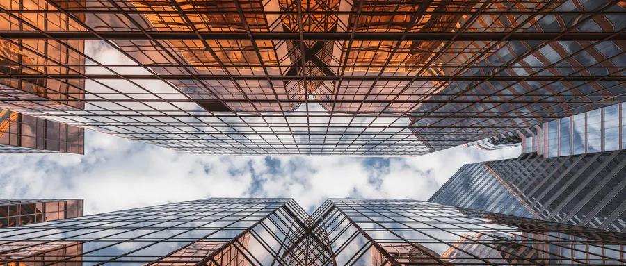 苦苦坚挺?经开绿城*瑰园玫**4.6万/㎡成交,国耀花半里4.4万/㎡