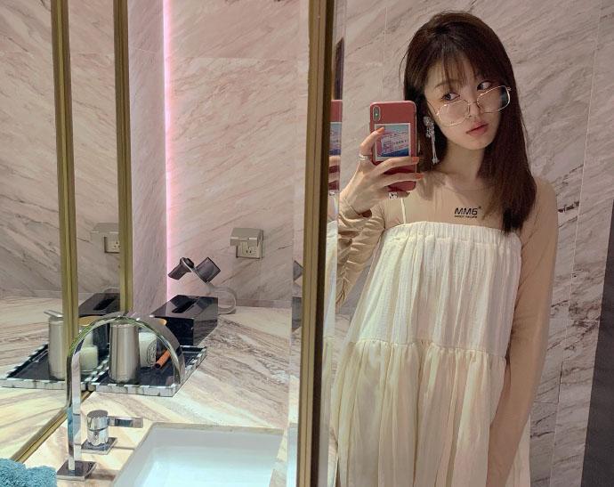 国脚身家过亿，坐拥7000万豪宅，妻子高学历校花，却遭网友吐槽