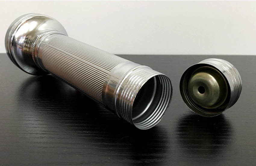 这种老式铁皮虎头手电筒，用过的都不知道缺点在哪里