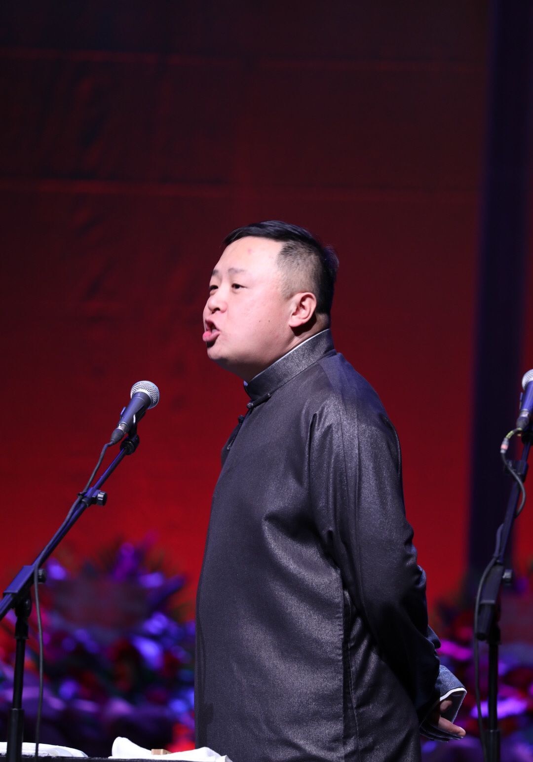 阎鹤祥骑上我心爱的小摩托 (阎鹤祥骑上综艺节目的是什么摩托)