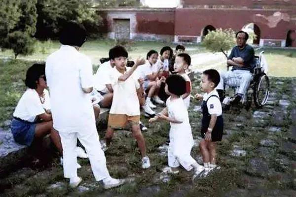 史铁生生命中的两个女人,史铁生的女笔友