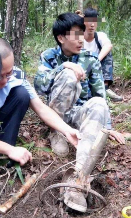 户外踏青驴友必看，伤人的野猪夹子预防识别及自我解救的三个方法