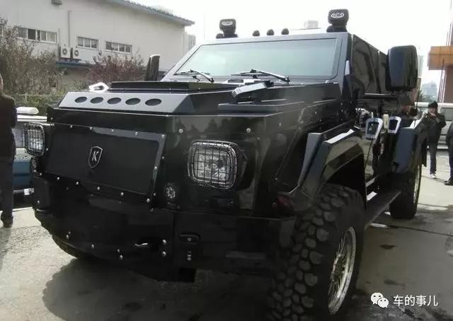 1500万的骑士十五世去洗车,洗车工直摇头:装甲车我们洗不了