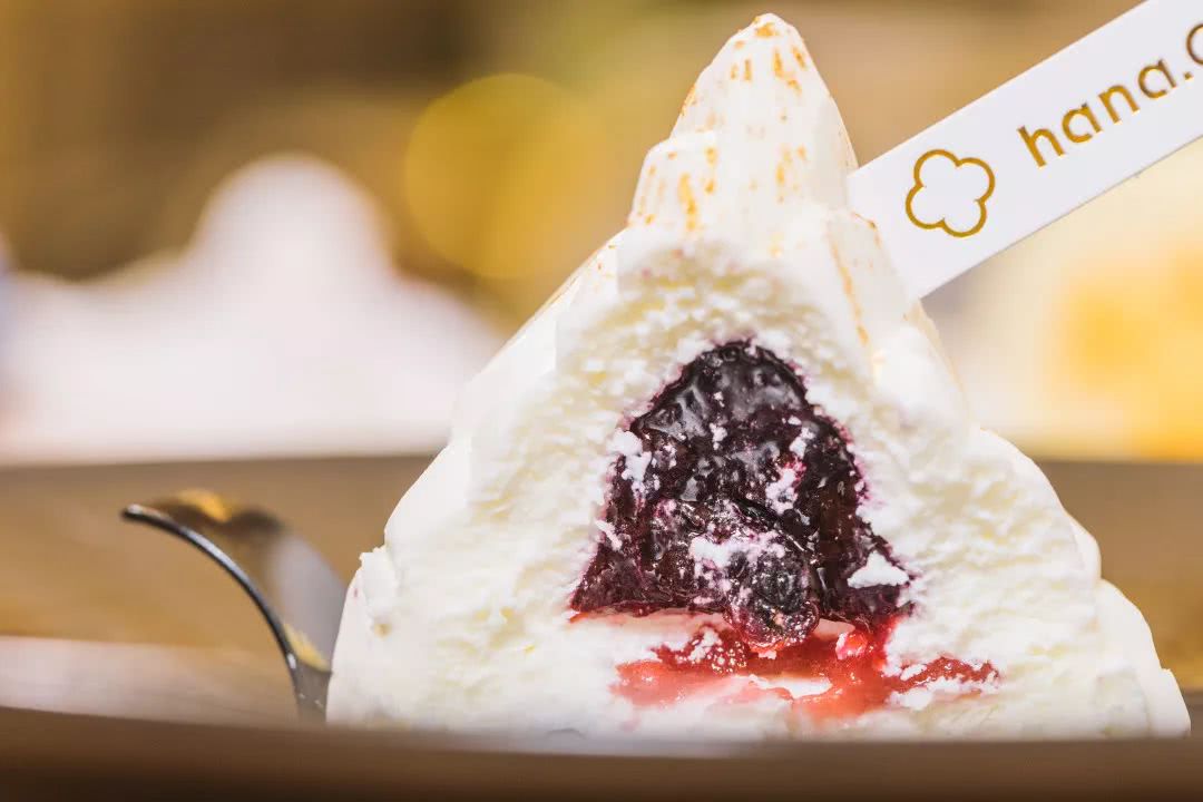 体育西这间甜品店，一屋子都是鲜花，还没有正式菜单……