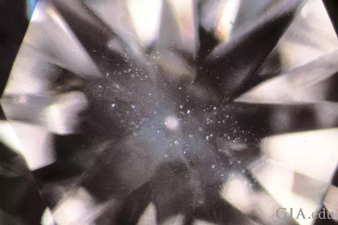 vvs钻石属于什么颜色,莫桑钻石净度等级对照表