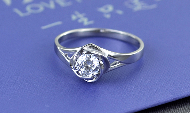 白金钻戒和钻石戒指有什么区别 (钻石钻戒的种类及价格)