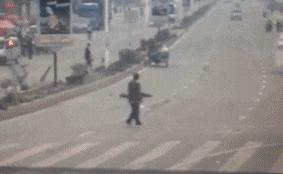 经典笑话大全关于动物,野外遇到老虎的笑话