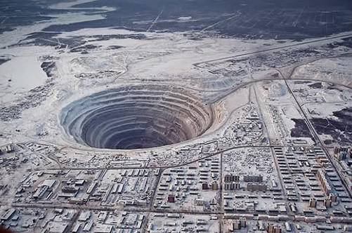 斯诺登爆出的地心人是真的吗,斯诺登透露有外星人吗