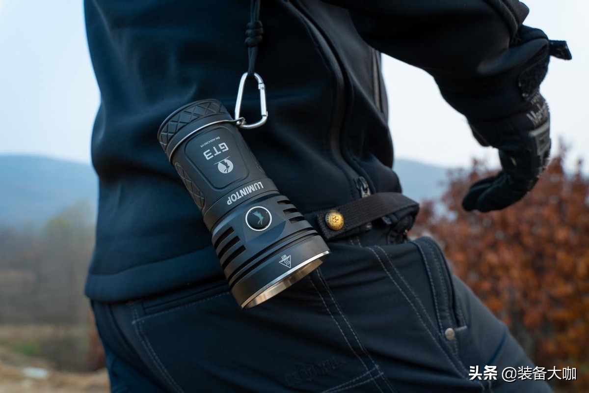 三眼小钢炮手电筒亮吗,三眼小钢炮强光