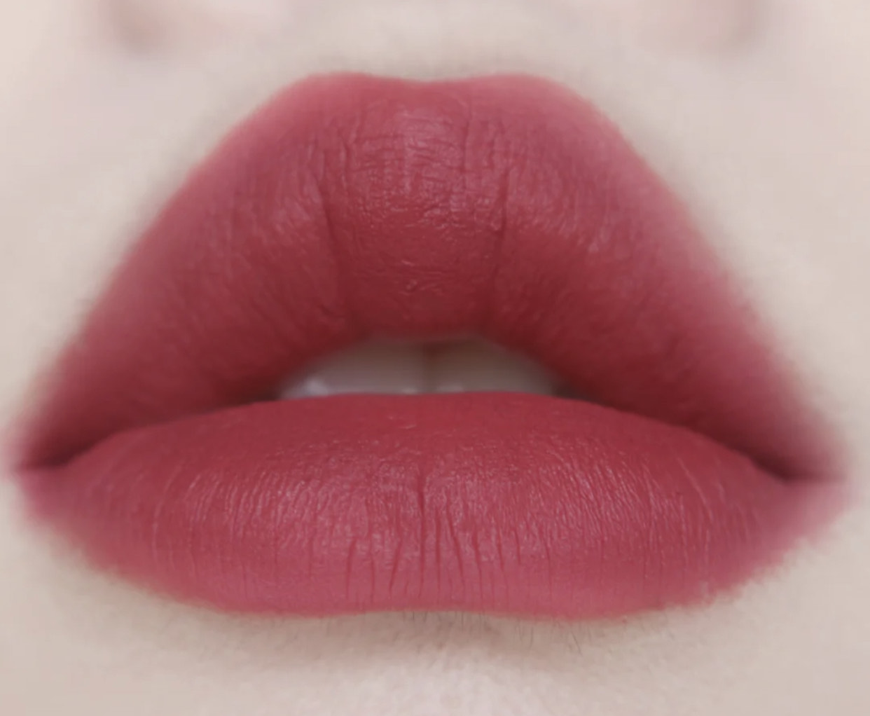 香奈儿132和圣罗兰302哪个适合黄皮,香奈儿口红vivacity132滋润