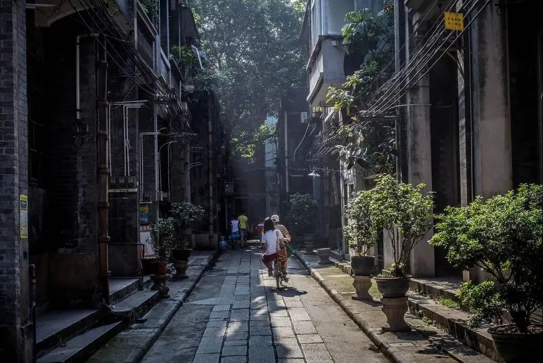 粤语aabc四字成语,粤语里面aa和a有什么区别