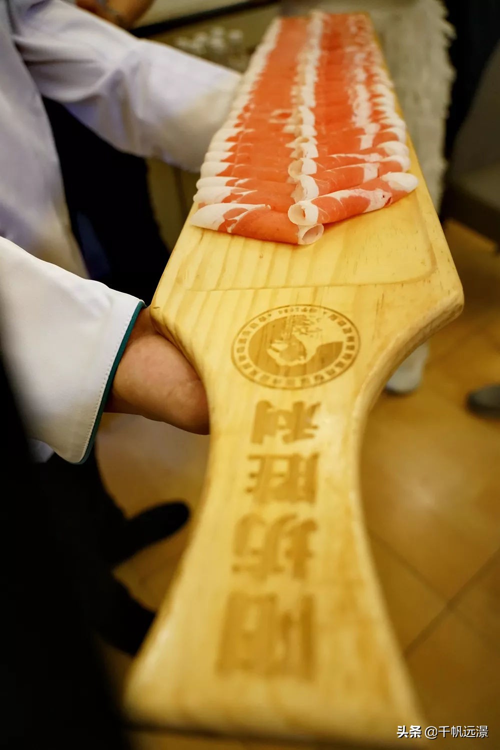 阳春四月迎来春,阳春四月槐花香