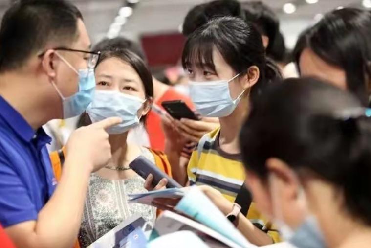 北京升学率最好的民办高中排名,全国三大王牌高中