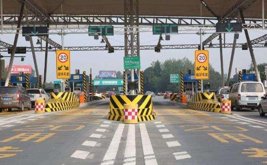 高速免费没有etc可以走etc通道吗,上高速没走etc下高速可以走etc吗