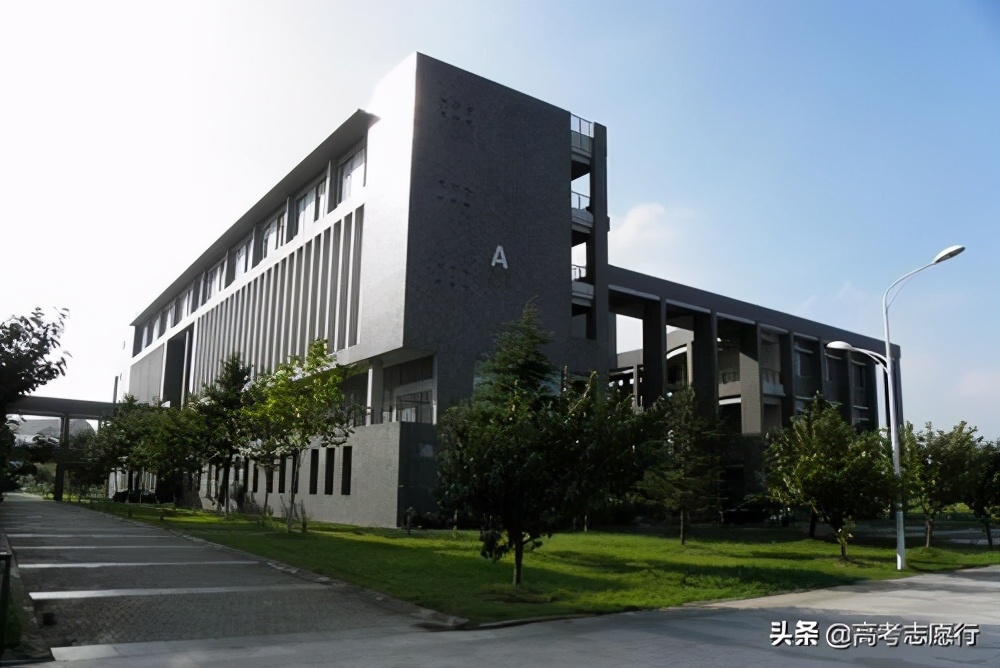 国内仅有的1所211“药科”大学，地域好实力强，就业很不错