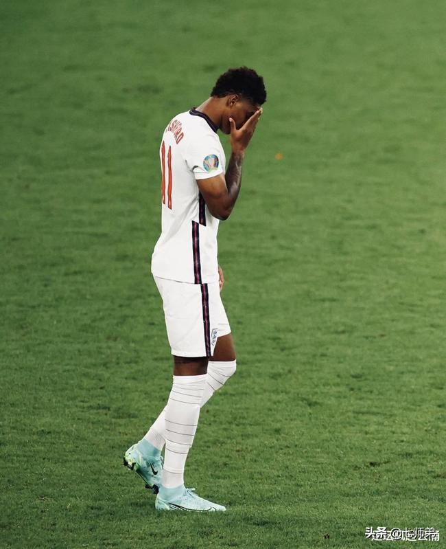 歧视咒骂！躺枪！嘲讽！英格兰黑人球员“点球黑锅”降临