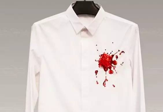 衣服染上了别的颜色怎么才能洗掉,衣服上染上别的颜色怎么才能洗掉