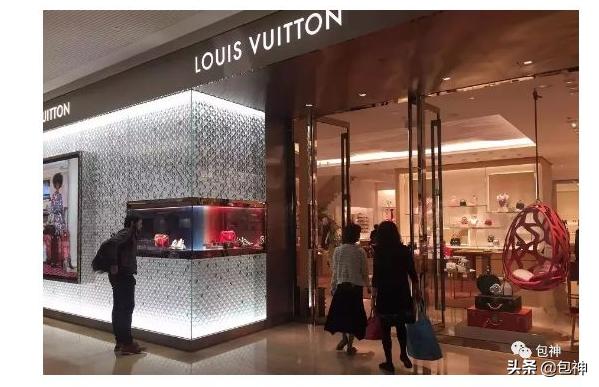 lv包包买真的好还是假的好,lv包包值得买吗