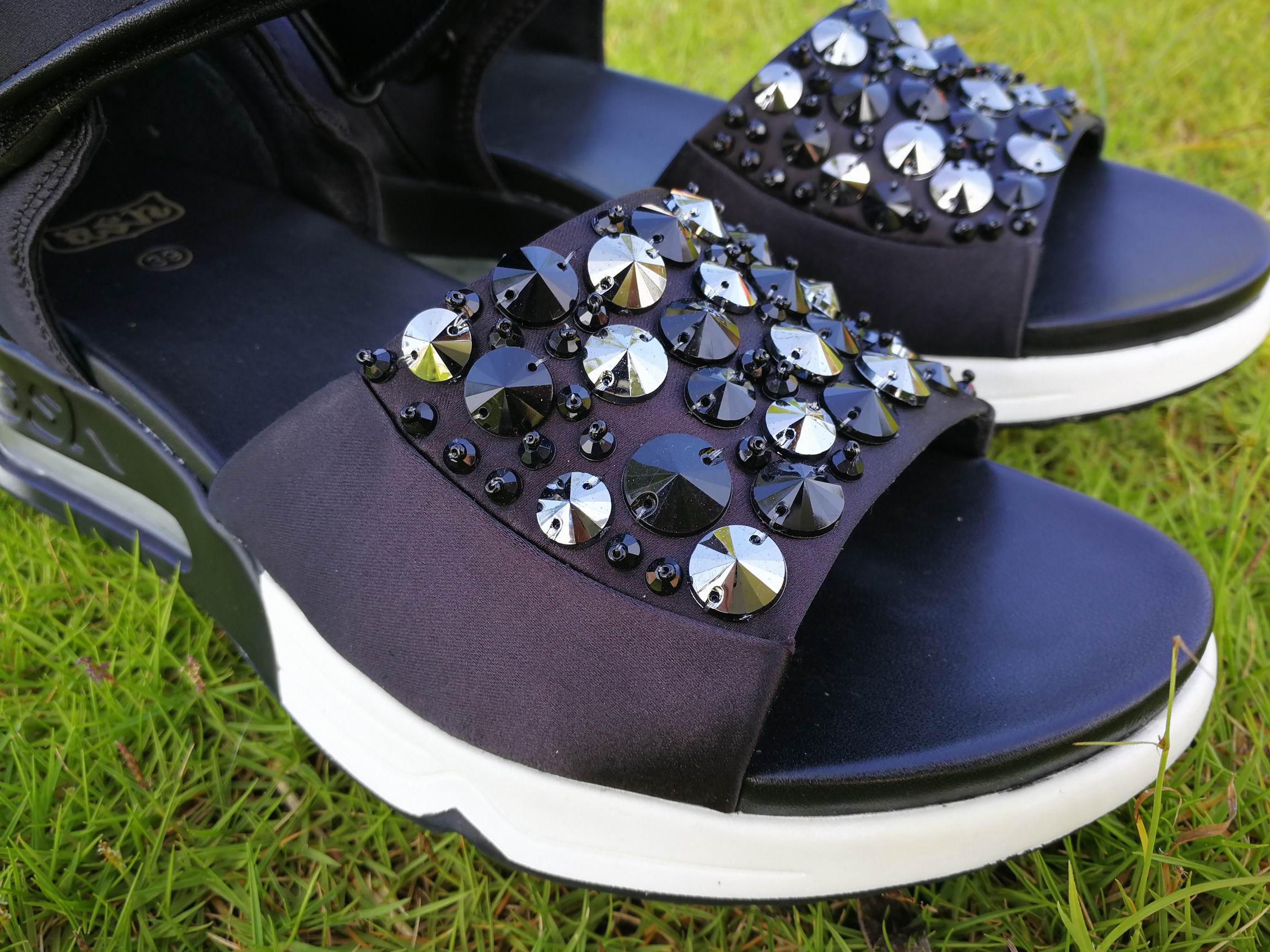 ash鞋子是在哪里生产的,ash鞋子价格大概多少