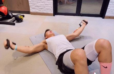 练胸副乳怎么练下去,练副乳扩胸运动