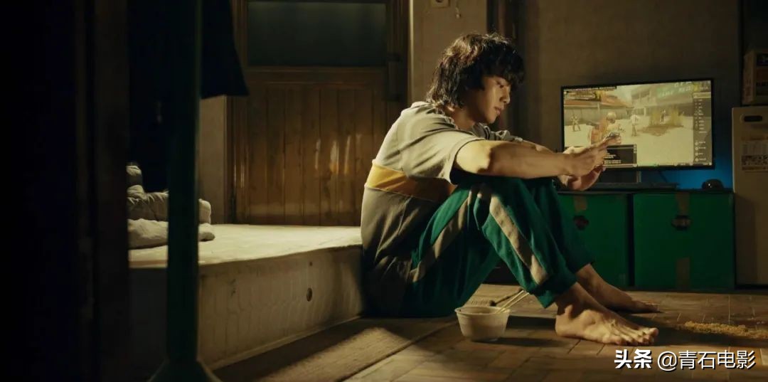 连续4天上榜，比《王国》尺度还大，不愧是一集30亿韩元的韩剧