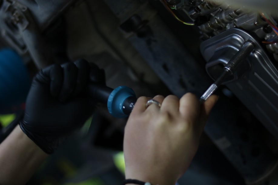 怪兽修车:修复一辆09款中东版丰田霸道,最终旧车变新车