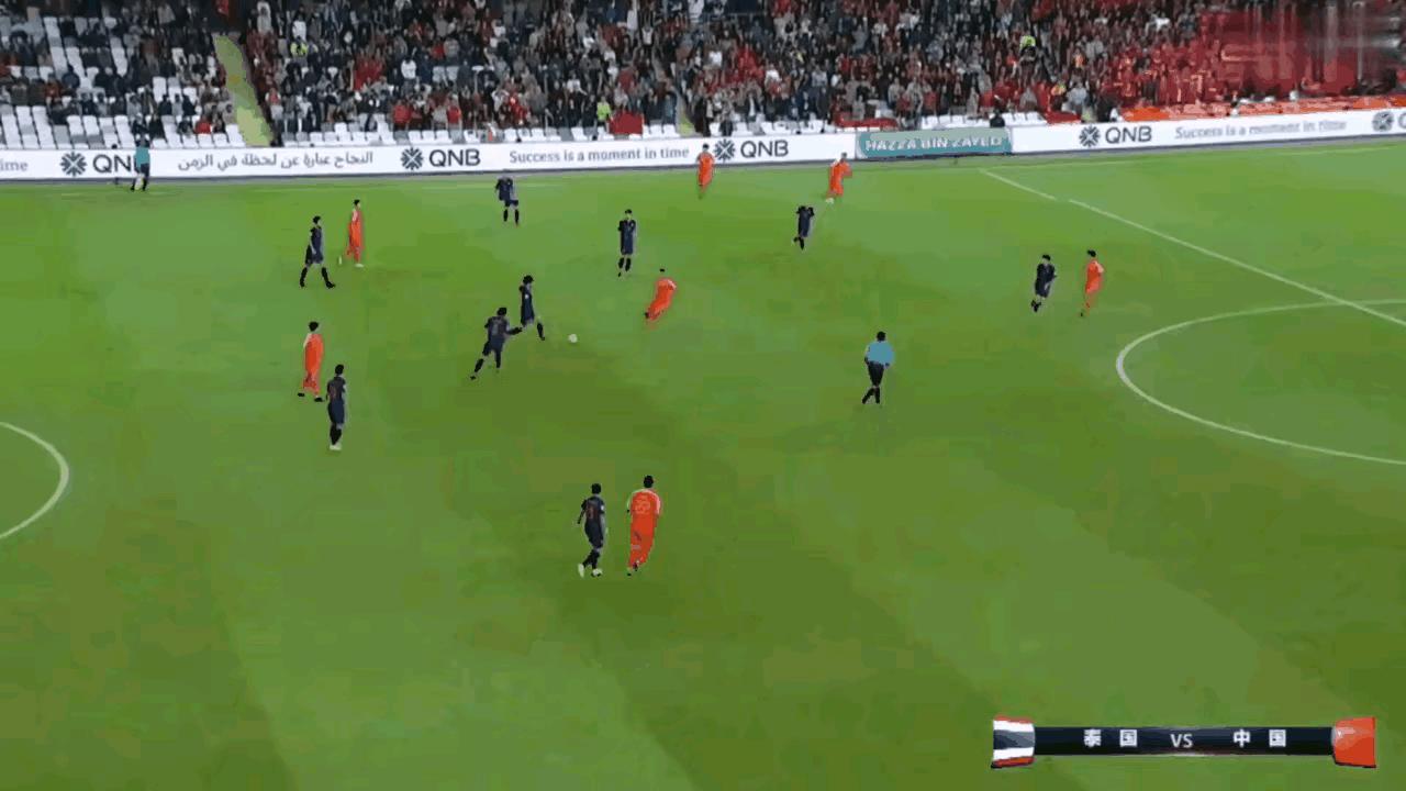 中国球员射门缺陷,中国前锋有什么特点