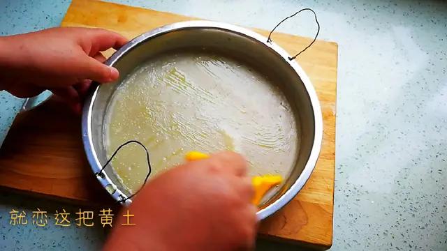 凉皮发粘干裂,为什么自己在家做凉皮总是裂开