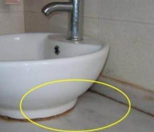 怎么快速铲除发霉玻璃胶,如何清除发霉玻璃胶的方法