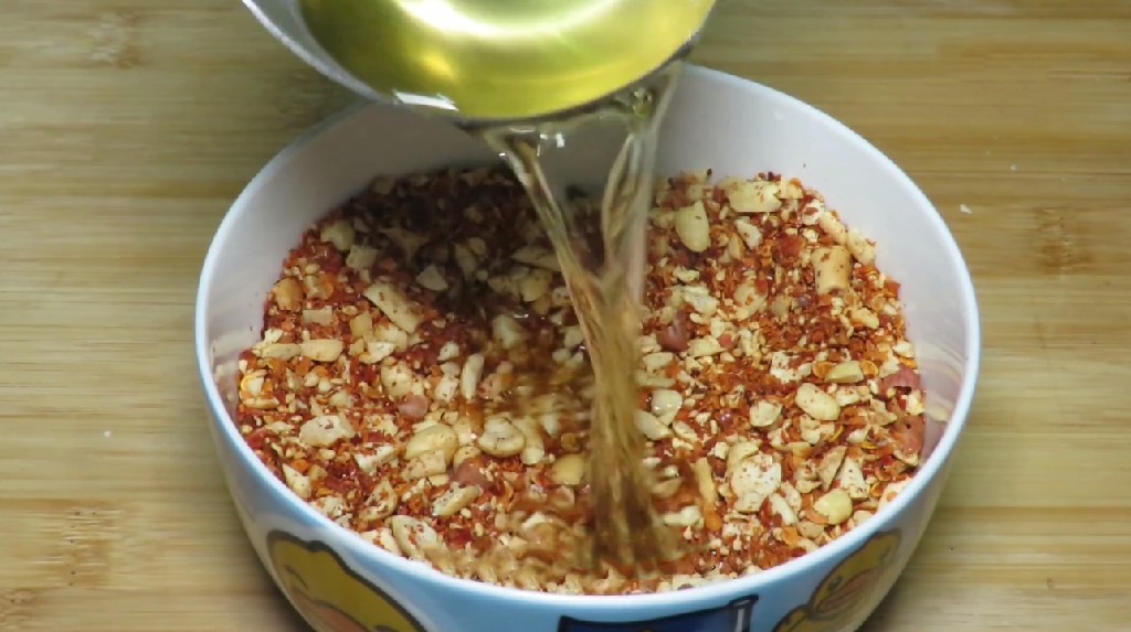 辣椒油想要好吃，不只泼热油这么简单，教你正确做法，香辣不发黑