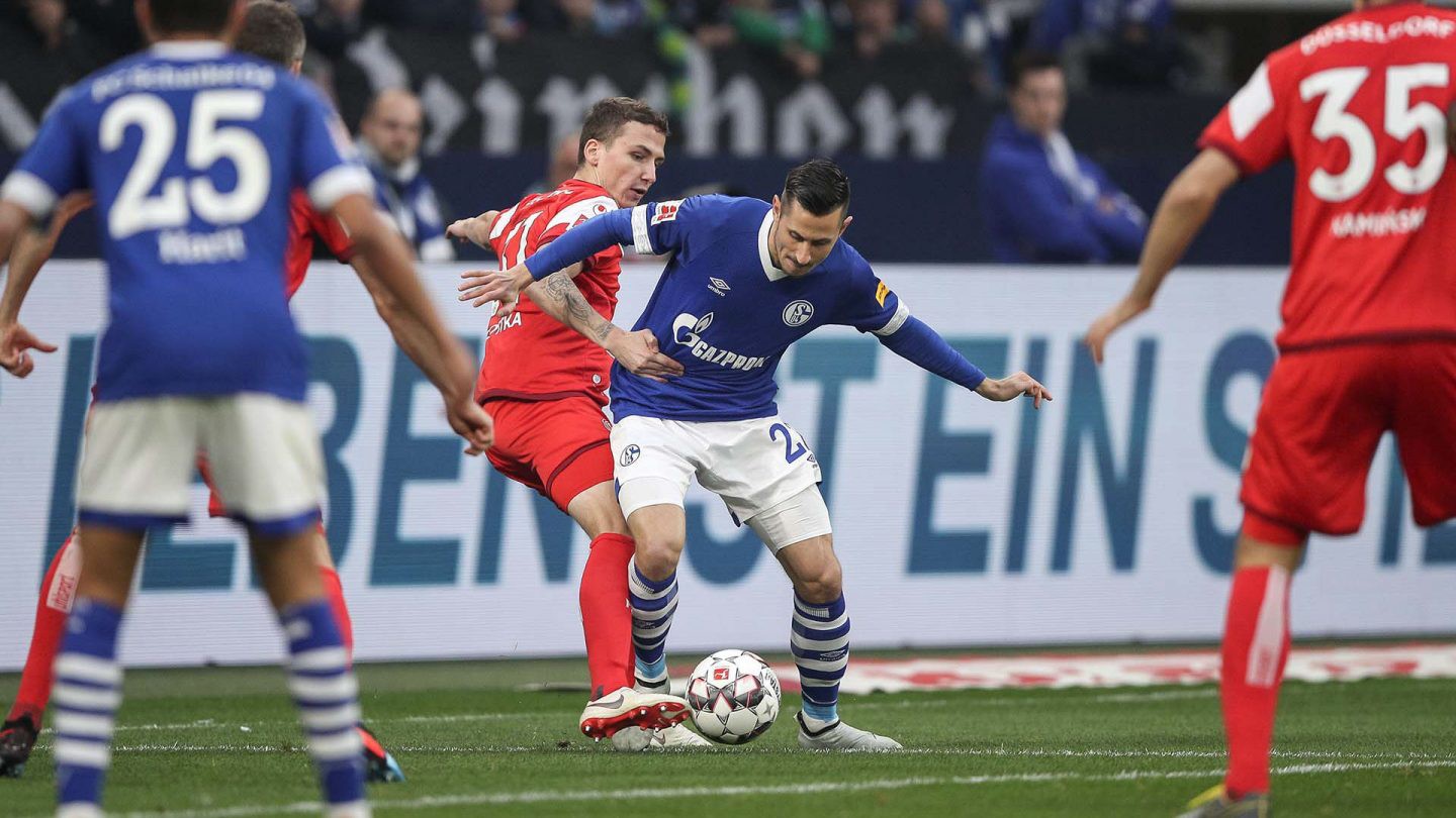 沙尔克终结连败,沙尔克0-2比赛视频