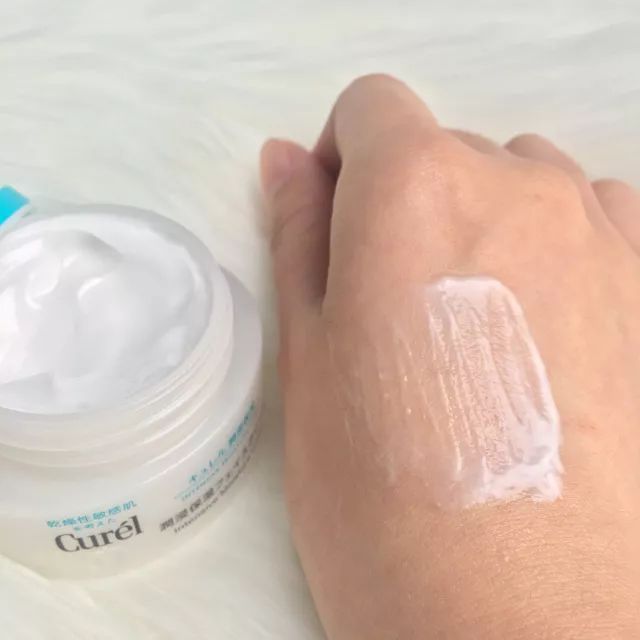 混油皮30以上秋冬抗老面霜,适合秋冬混油皮的水乳或是面霜