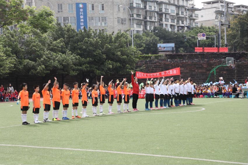 沙湾路小学班级足球联赛火热开赛,盐道街小学得胜分校足球联赛