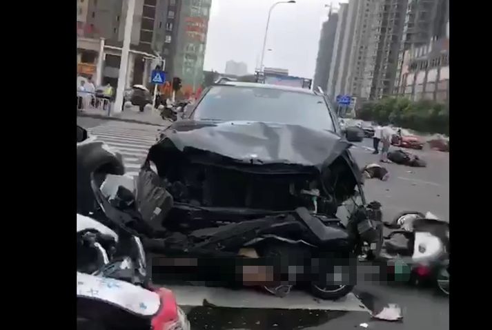 “癫痫发作”还是“抢夺方向盘”？常州警方回应