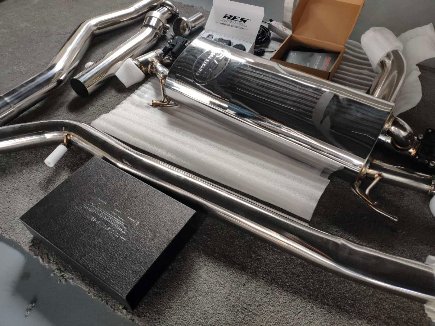 宝马325li曜夜版有排气声浪吗,20款宝马325li曜夜运动原厂排气