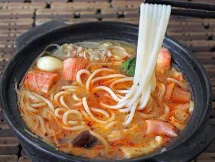 米线和砂锅米线哪个好吃,街头摆摊砂锅米线利润有多少钱