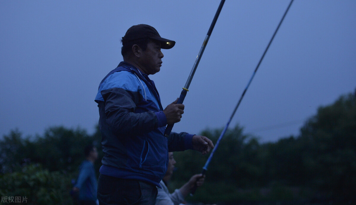 夜钓怎么才能钓到鱼,夜钓碰见这种情况怎么办