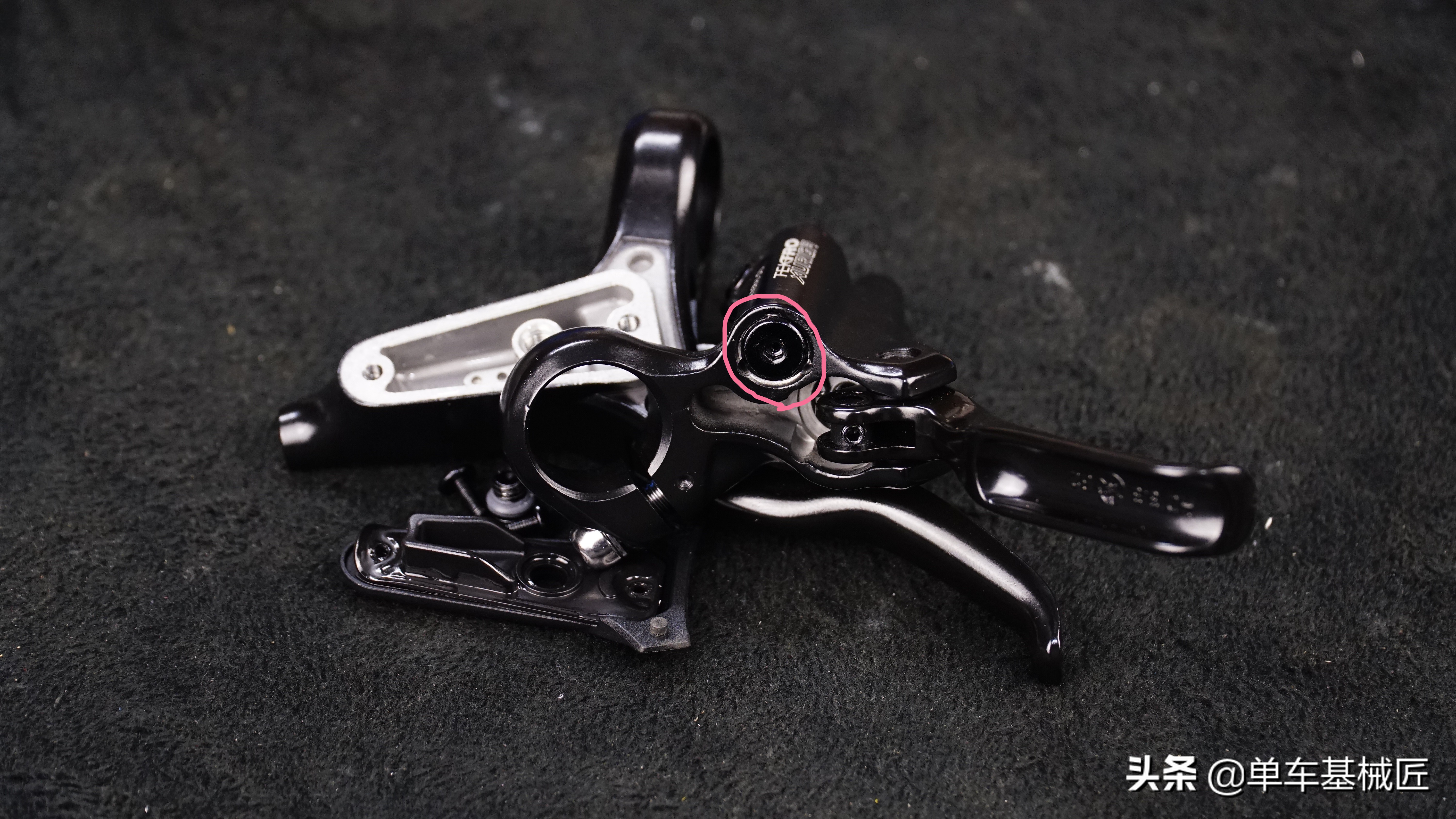 刹车卡钳活塞复位教程,单车碟刹活塞回弹不到位