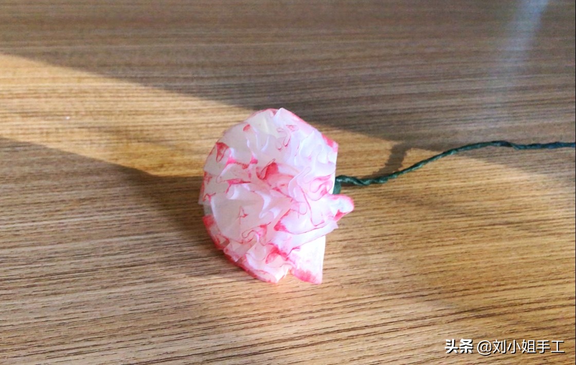 创意花朵手工DIY，用纸巾做出漂亮的花朵，超简单