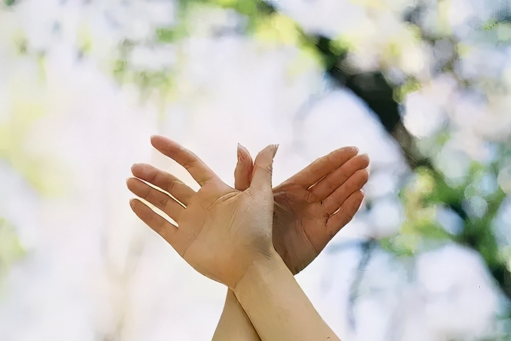 孩子歪脖,孩子歪脖的表现