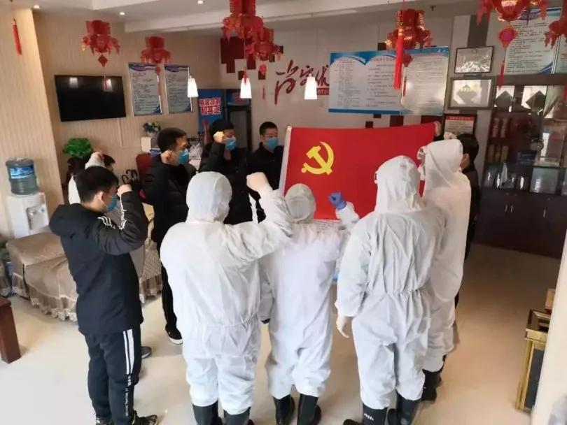 致敬坚守防疫一线的守门人,坚守岗位做表率抗击疫情当先锋