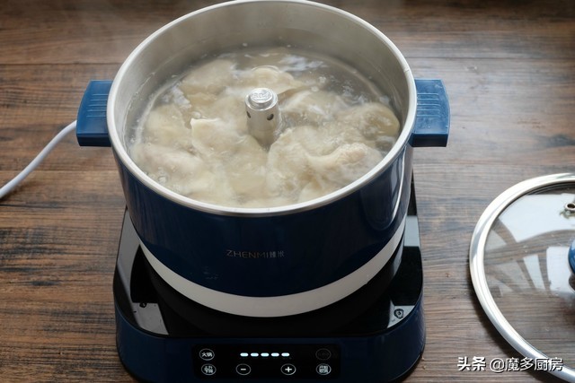 饺子什么馅最好吃现在这个季节,西红柿饺子馅这样调比肉饺子都香