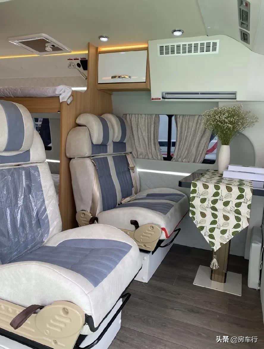 2020款福田g9加长版房车5.99米,18座福田g9二手车