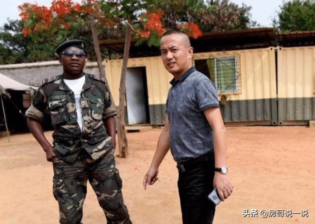 中国人非洲经商记:年入千万,危机四伏,出门必带配枪保镖