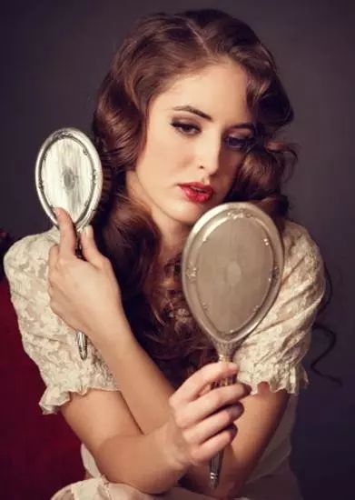 如何把毛躁的头发变光泽,头发像稻草一样毛躁怎么恢复