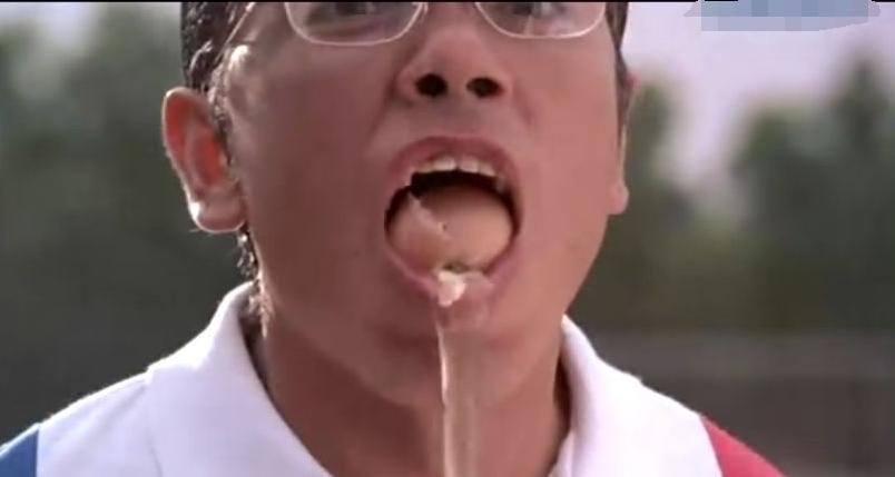 少林足球周星驰被铲球,周星驰赵薇少林足球花絮