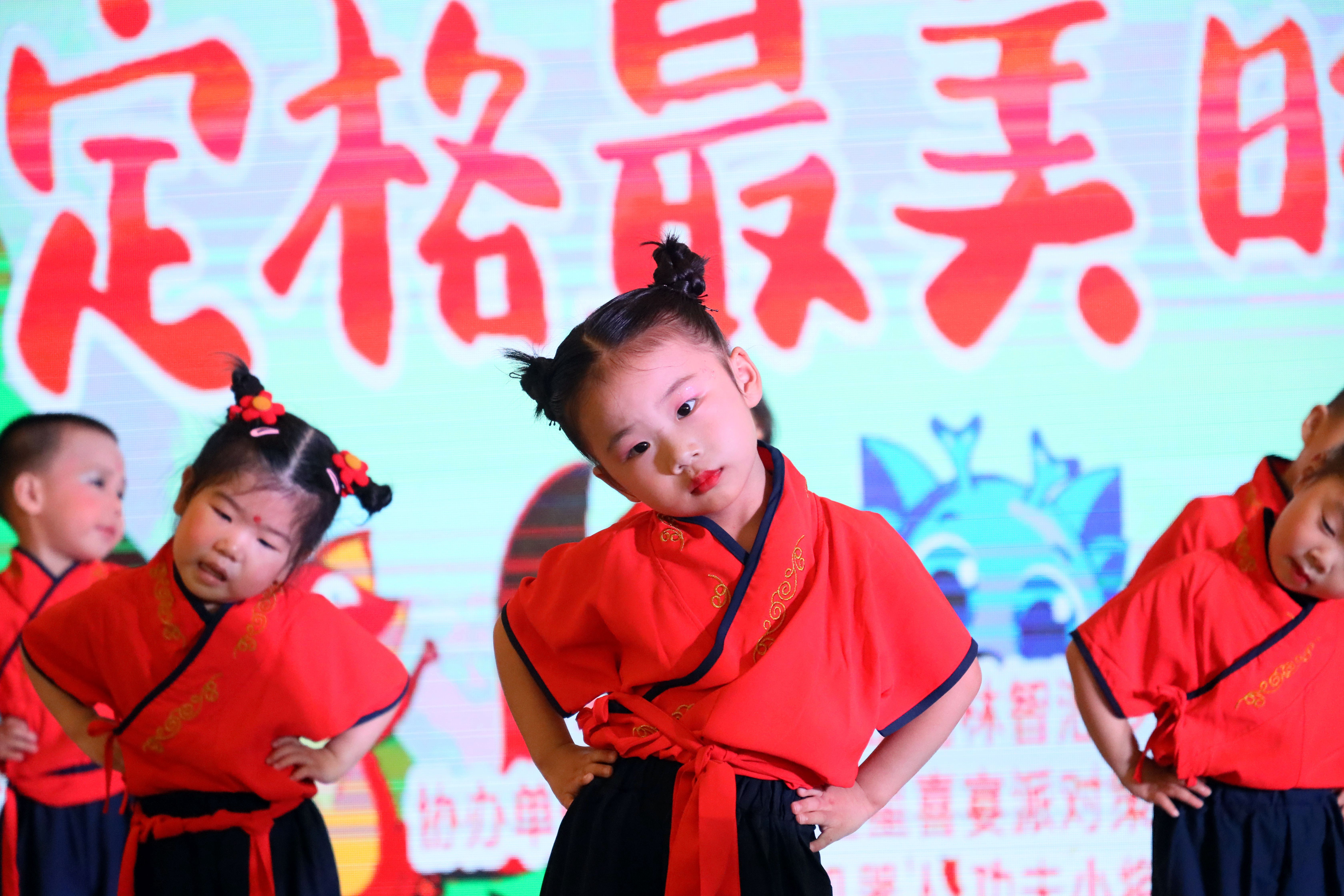 安徽芜湖:定格最美的时光!“智汇有你,多姿多彩”升学典礼举办