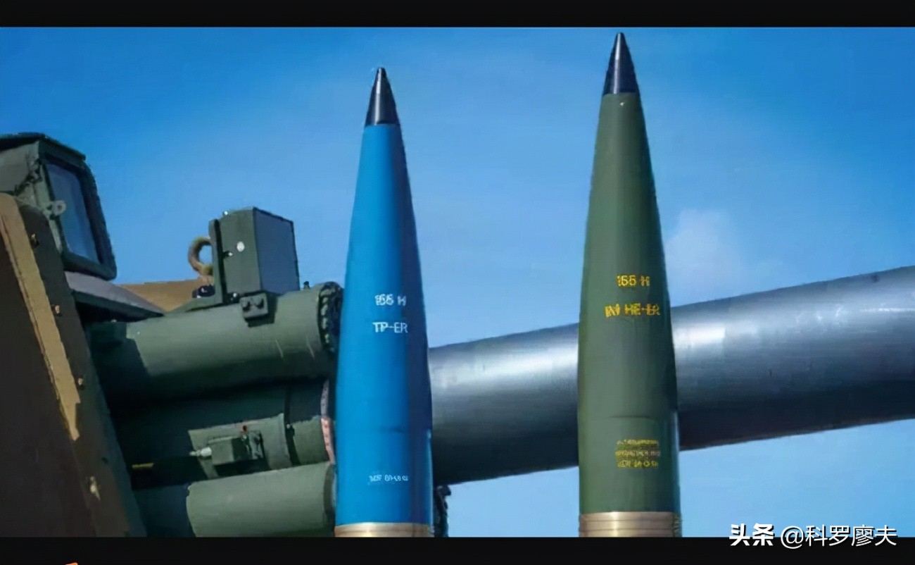 多少口径榴弹炮可以炸足球场,120迫击炮爆炸能摧毁足球场吗