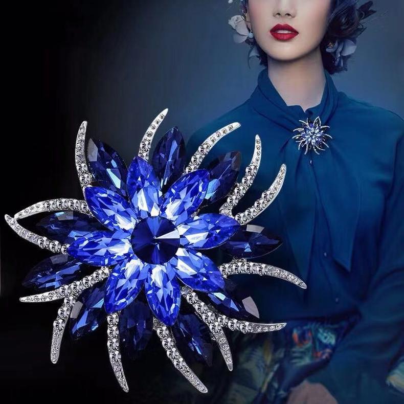 别上一枚胸针，让你温婉精致有气质