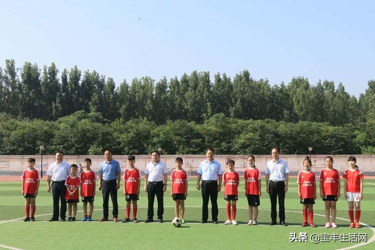 鍏泭绡悆璇剧▼鍔╁姏濂旇窇灏戝勾,鍔╁姏涔℃潙鍎跨灏戝勾浣撹偛鍏泭娲诲姩